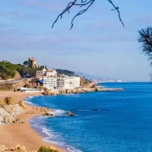 ���ڱ���ʤ�أ��������С�����εض�������